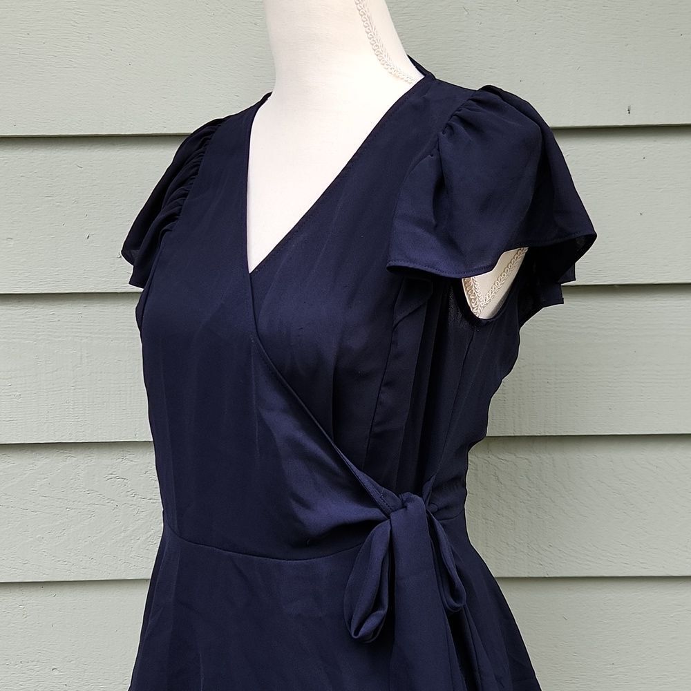 LOFT Flutter Wrap Peplum Top - Picture 4 of 7